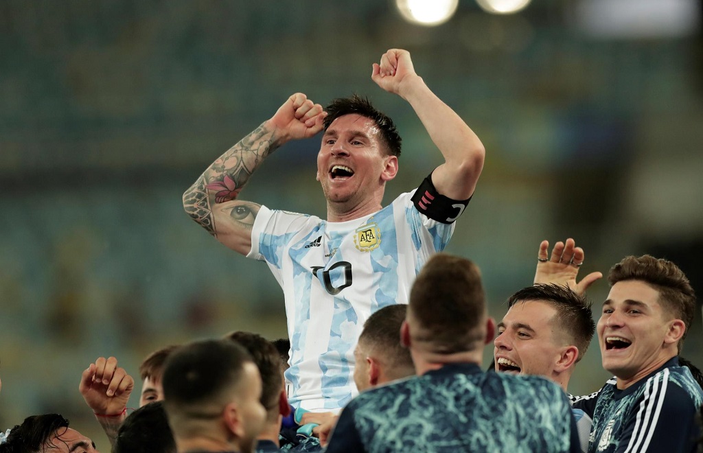 ކޮޕާ އެމެރިކާ: މެސީ ކެރިއަރުގެ ފުރަތަމަ ބައިނަލްއަޤުވާމީ ޓްރޮފީ އުފުލާލައިފި