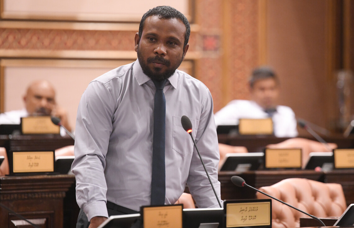 މި ފެންނަނީ ޑިމޮކްރަސީގެ ބަފަޔަކަށް ހެދިގެން އުޅުނު ބޭފުޅަކު ނުލަފާ ދޮންބަފަޔަކަށް ވިތަން – ރާޝިދު