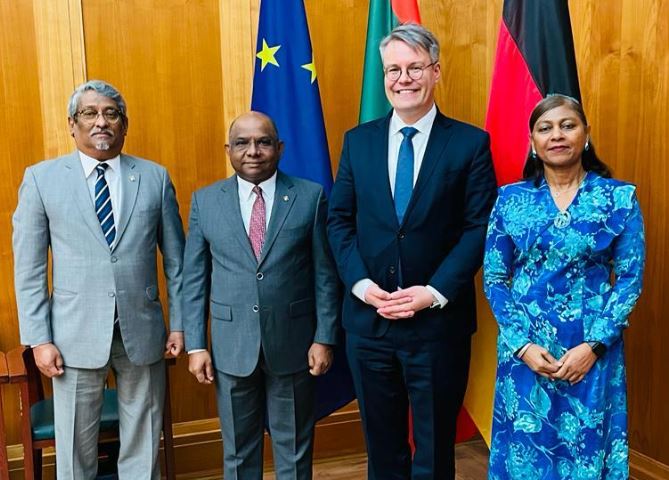 ޖަރުމަނާއެކު އެކި ދާއިރާތަކުން ބާއްވާ ގުޅުން ބަދަހިކުރުމާއި ގުޅޭގޮތުން މަޝްވަރާކޮށްފި