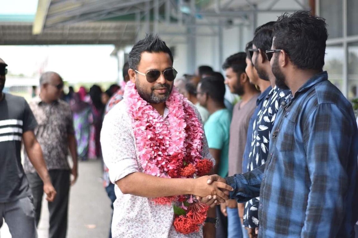 ޤައުމުގެ ހުންގާނުގައި ތިބީ ޣައްދާރުން - ޝިޔާމް