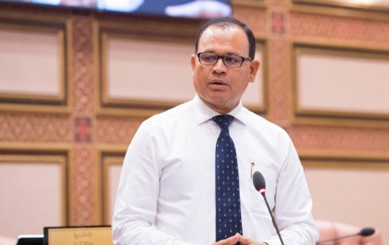 ގާނޫނަށް ބަދަލު ގެނައުމަކުން އިދިކޮޅު ލީޑަރު ބަދަލެއް ނުކުރެވޭނެ: އާދަމް ޝަރީފް