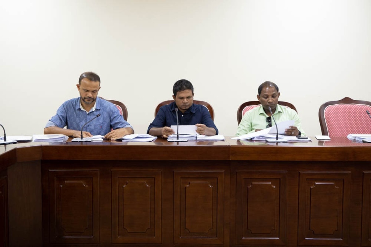 2 ފަނޑިޔާރުން ވަކިކުރަން ހުށަހެޅި ގޮތާމެދު ސުވާލު އުފެދުމުން އިތުރަށް ބަލަނީ