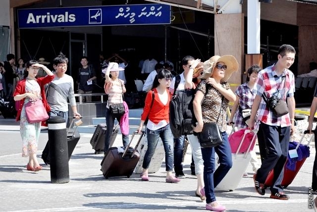 މިހާތަނަށް 2 ލައްކަ ފަތުރުވެރިން؛ ދުވާލަކު 6064 ފަތުރުވެރިން