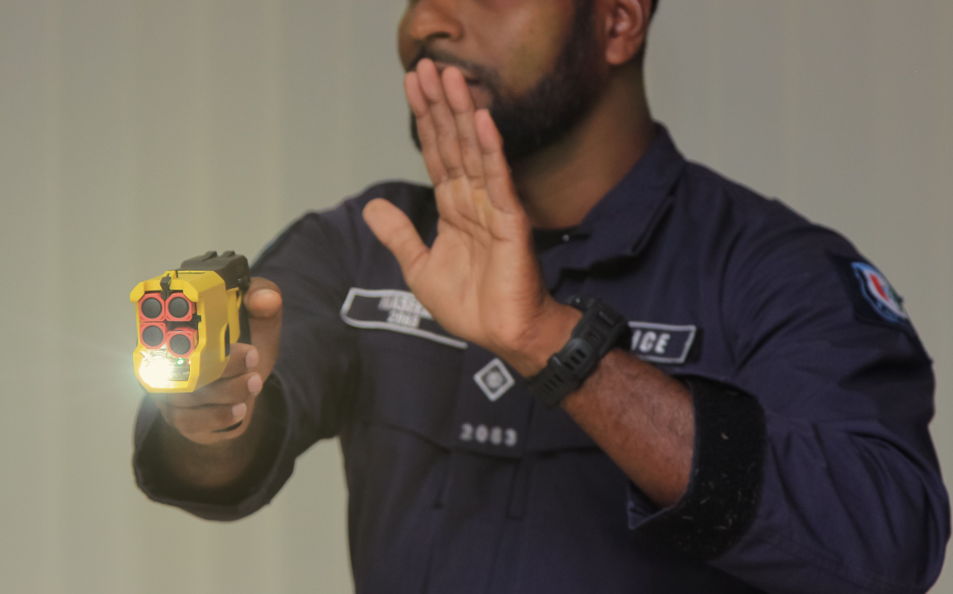 ޓޭޒަރ ބަޑި ބޭނުންކުރާނީ 3 ފަހަރު އިންޒާރު ދިނުމަށްފަހު!