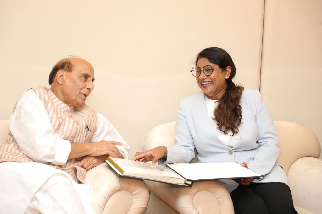 ތާރީހީ ދަތުރުފުޅަށްފަހު އިންޑިއާގެ ޑިފެންސް މިނިސްޓަރ ފުރާވަޑައިގެންފި