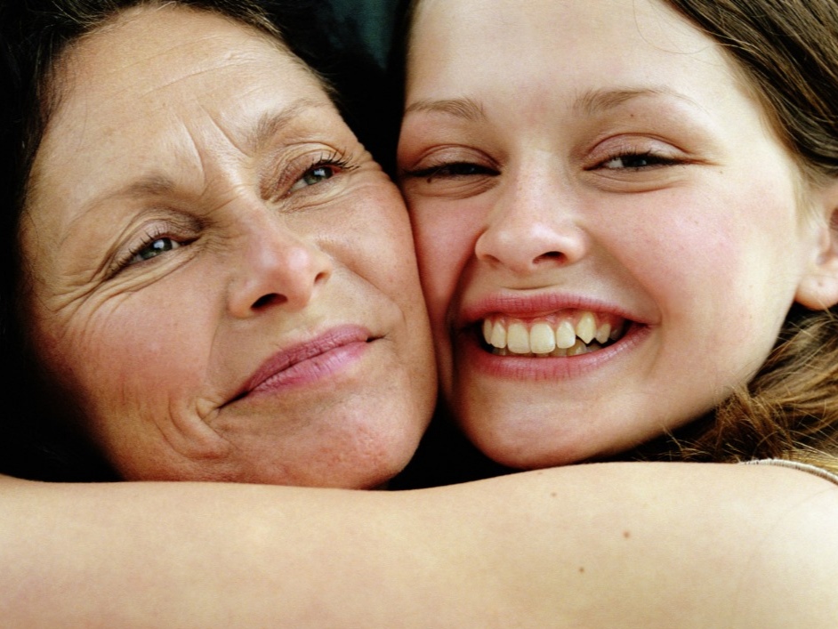 މަންމަ ފުރާވަރުގެ އަންހެންދަރިފުޅާއެކު