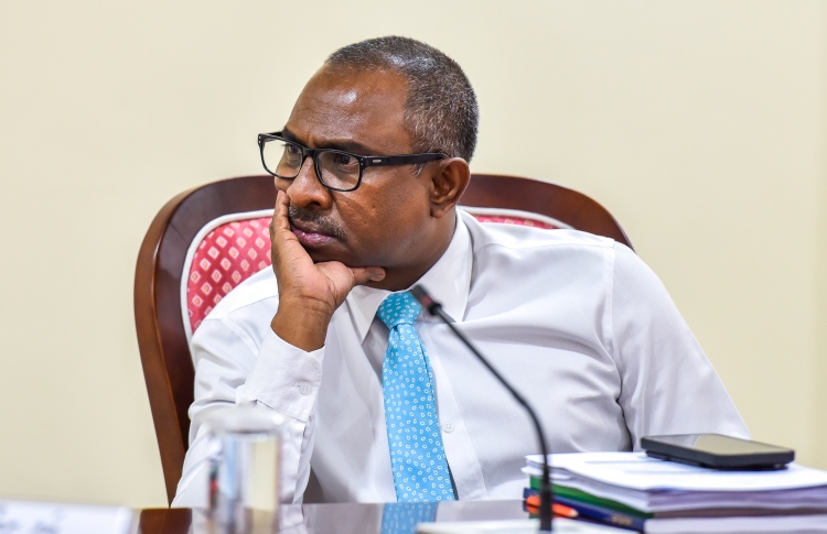 އާޒިމް ރައީސަށް: އިސްލާޙީ ބަދަލުތައް ރޫޅާލައި ރާއްޖެ ފަހަތަށް ނުޖައްސަވާ