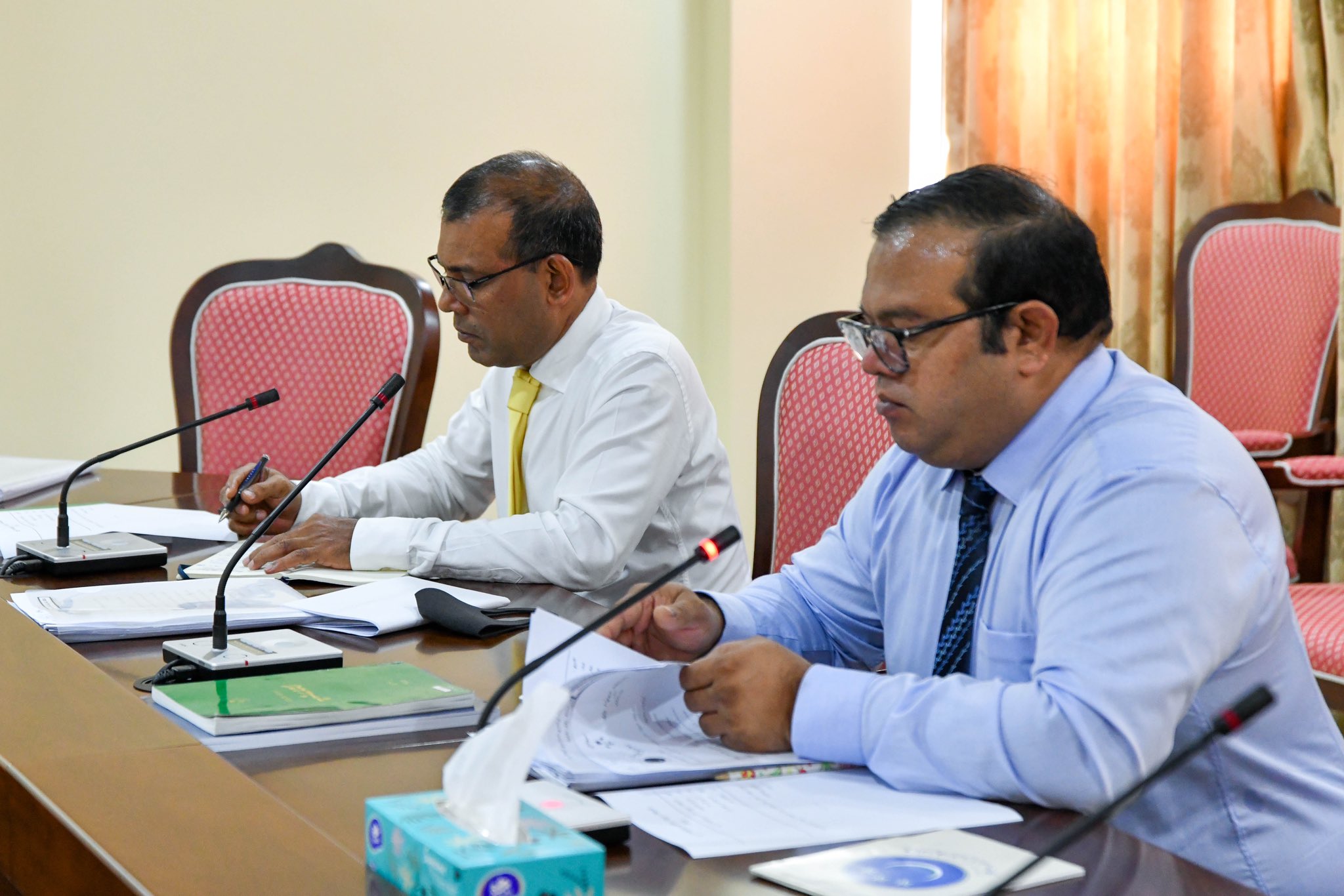 އިންޑިއާ އައުޓް ކެމްޕެއިންގެ މައްސަލަ 241 ކޮމިޓީން ބަލަން ނިންމައިފި