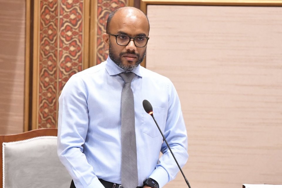 ބަޖެޓް ހުށައަޅަން ހާޒިރުވެވެން ނެތްކަމަށް އަމީރު އަންގަަވައިފި