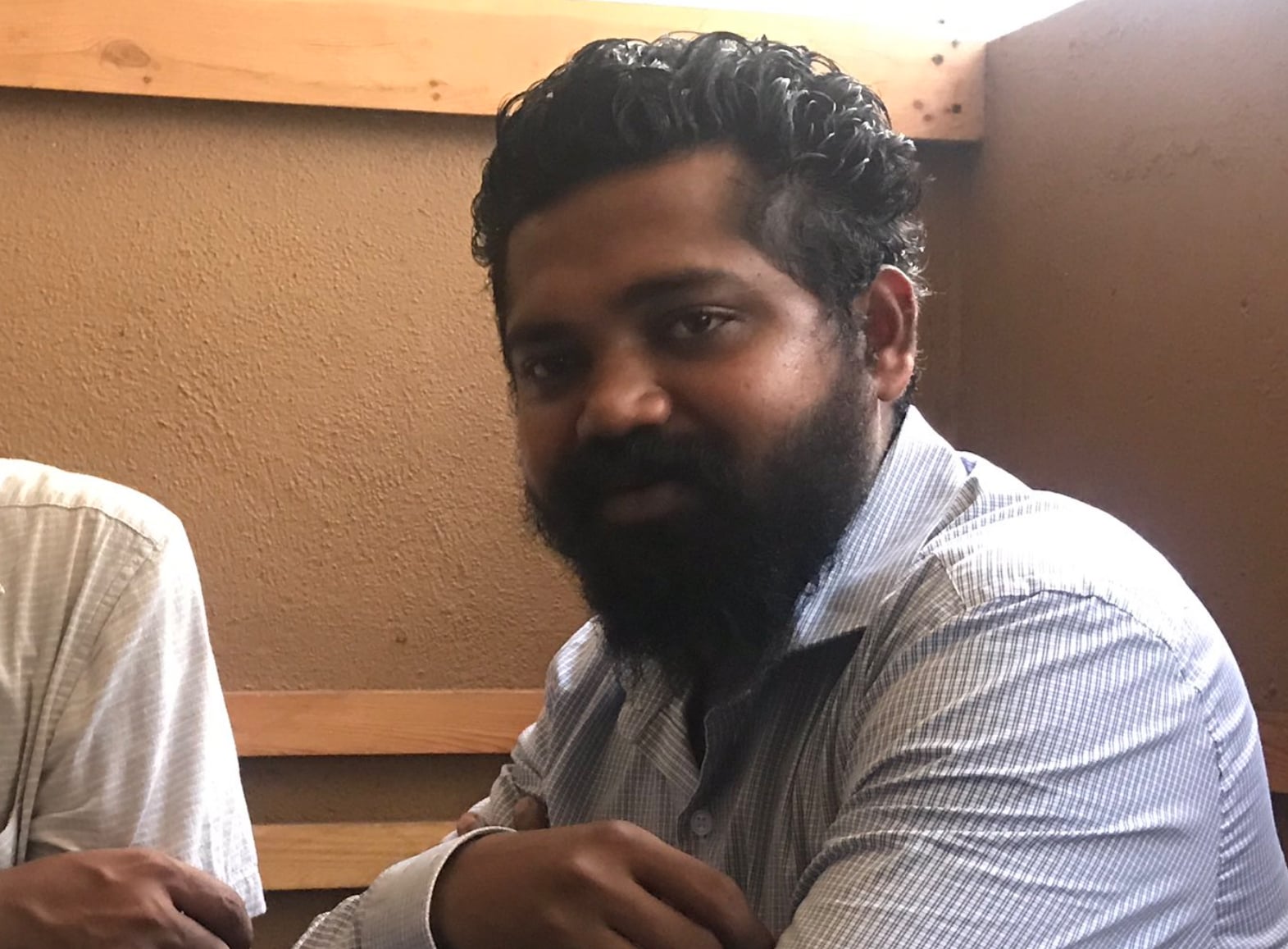 ވަކީލު މަޙްފޫޒަށް އިންޒާރު ދިން މައްސަލަ ފުލުހުން ބަލަން ފަށައިފި