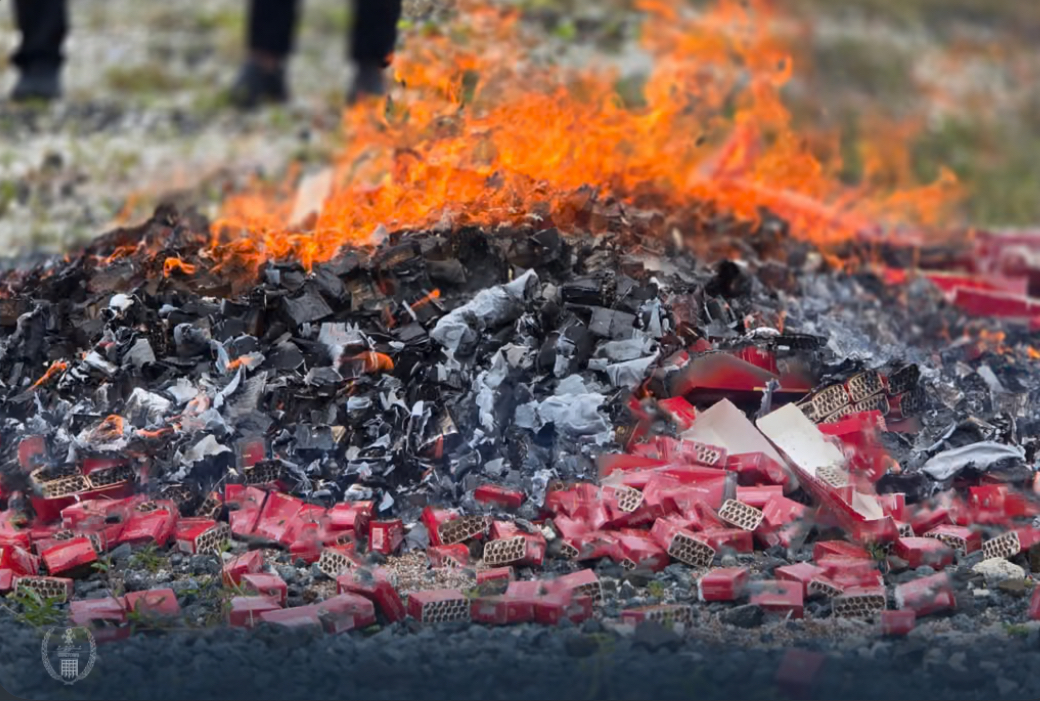 ކަސްޓަމްސްގެ ބެލުމުގެ ދަށުގައި ހުރި 1.8 މިލިއަން ސިނގިރޭޓު ސްޓިކު ނައްތާލައިފި