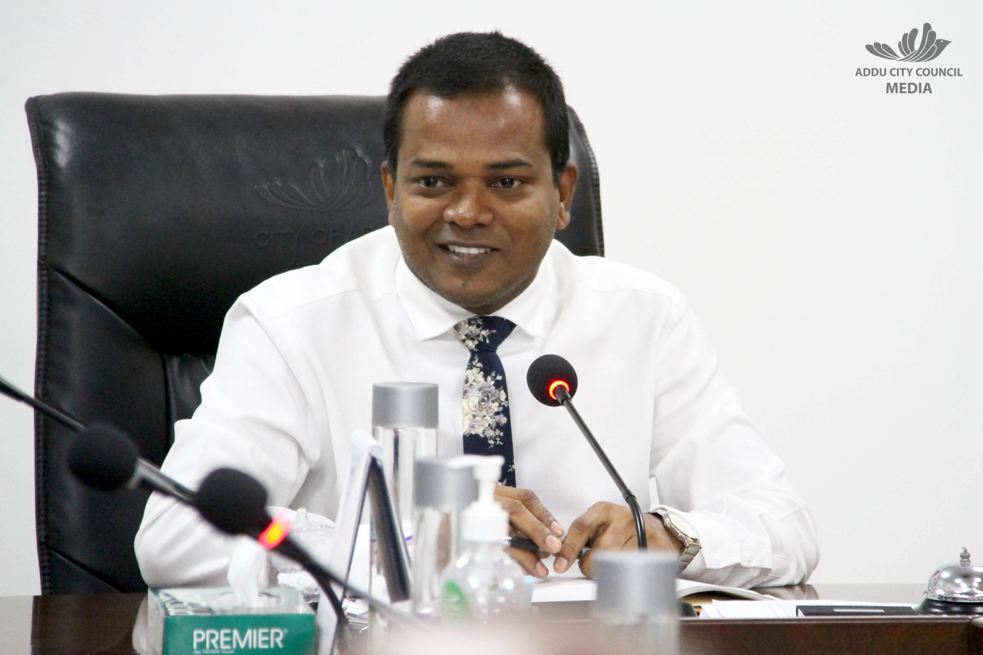 އައްޑޫ މަގު ހަދާ ގޮތުން ރައްޔިތުންނަށް މުސީބާތަކަށް ވެދާނެ ކަމަށް ވިދާޅުވެ މޭޔަރުގެ ކަންބޮޑުވުން!