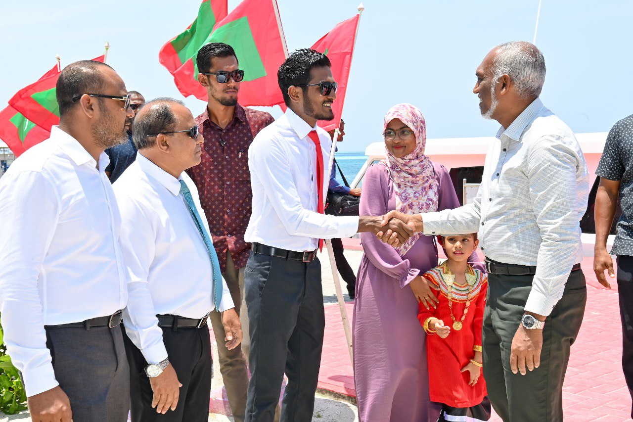 ރައީސަށް މާލެ އަތޮޅު ގުރައިދޫއިން ހޫނު މަރުހަބާއެއް