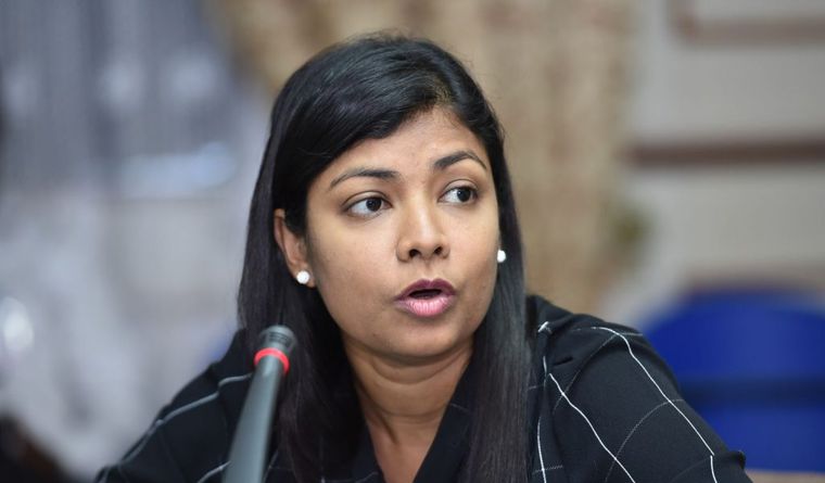 ވަޒީރުންނަށް ރުހުން ދިނުމުގެ ޖަލްސާ؛ އަނެއްކާވެސް މެދުކަނޑާލައިފި