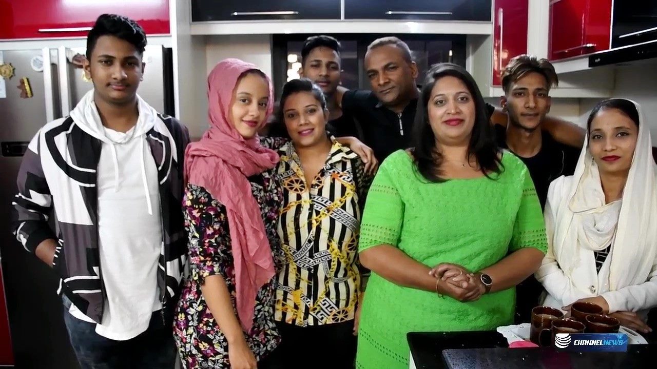 އެއްގެއެއްގައި ތިން އަނބިންނާއެކު އުފާވެރި ދިރިއުޅުމެއް އުޅެމުންދާ ލާމަސީލު ފިރިއެއް!