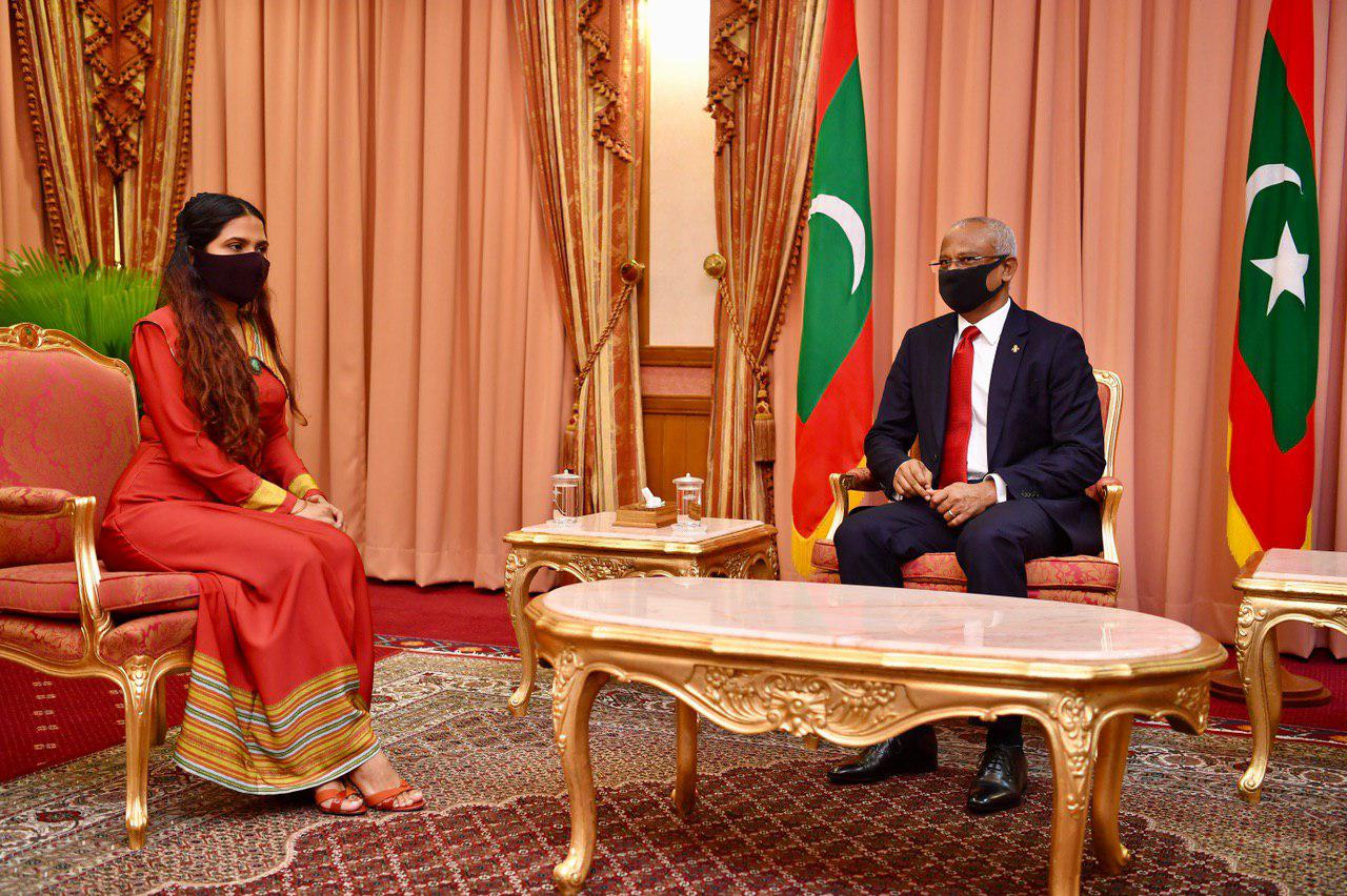 ބްރޯޑްކޮމްގެ މެމްބަރު ކަމަށް އަނާ އައްޔަނުކޮށްފި