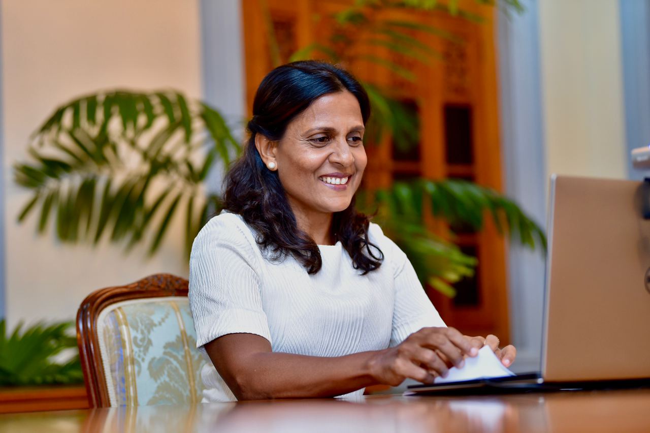 ރައީސްގެ އަނބިކަނބަލުންގެ އިލްތިމާސާއެކު އިސްލާމީ މަރުކަޒުގައި އަންހެނުންނަށް ހާއްސަ އިންތިޒާމެއް!