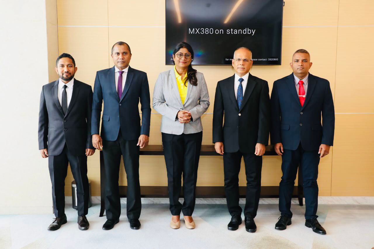 ޑިފެންސް މިނިސްޓަރ މާރިޔާ އިންޑިއާއަށް