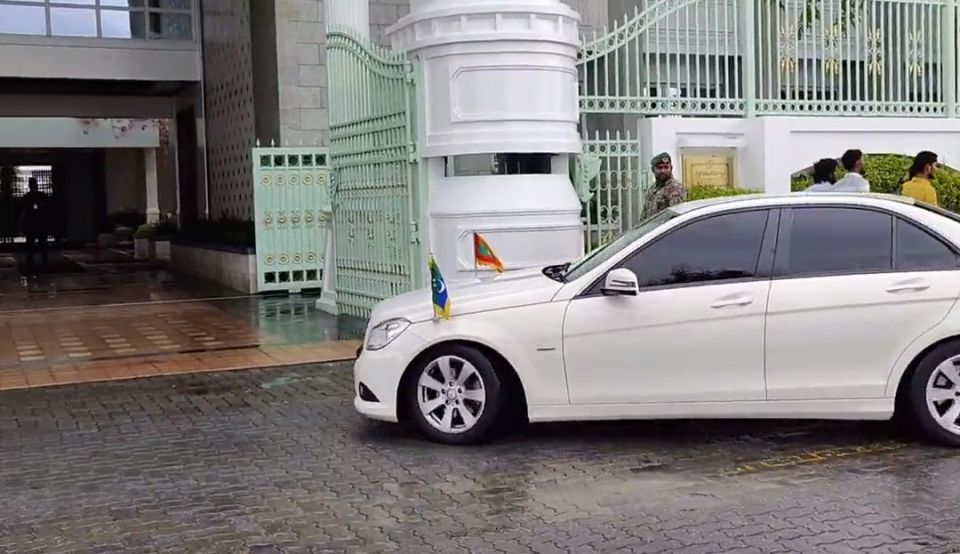 ރައީސް ނަޝީދު ރައީސް ޞާލިޙާއި ބައްދަލުކުރައްވަން ރައީސް އޮފީހަށް