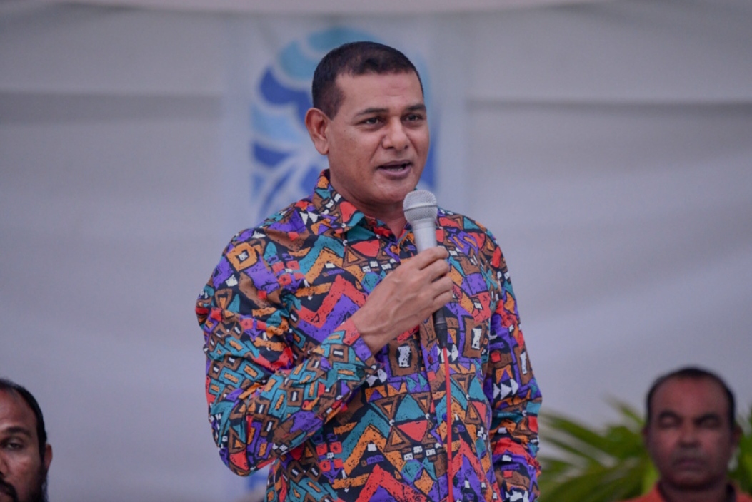 ރިޔާސީ ރޭހުގައި ސަން ސިޔާމަށްވުރެ ރީތި މީހެއް ނެތް: މައުރޫފް