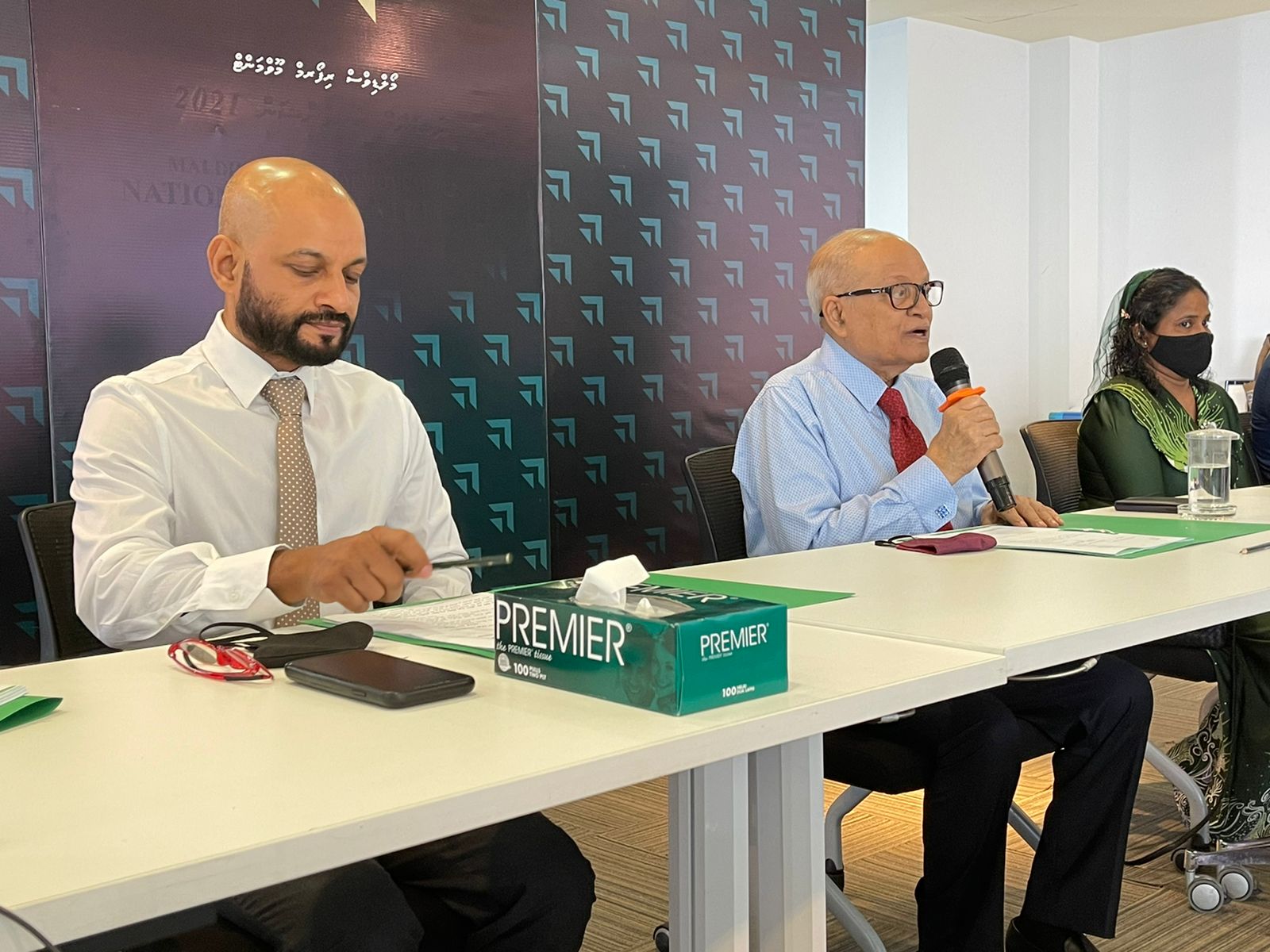 އަބުރު ކަތިލައިގެން ސިޔާސީ ކުރިއެރުން ހޯދަން މަސައްކަތް ނުކުރޭ: އެމްއާރުއެމް