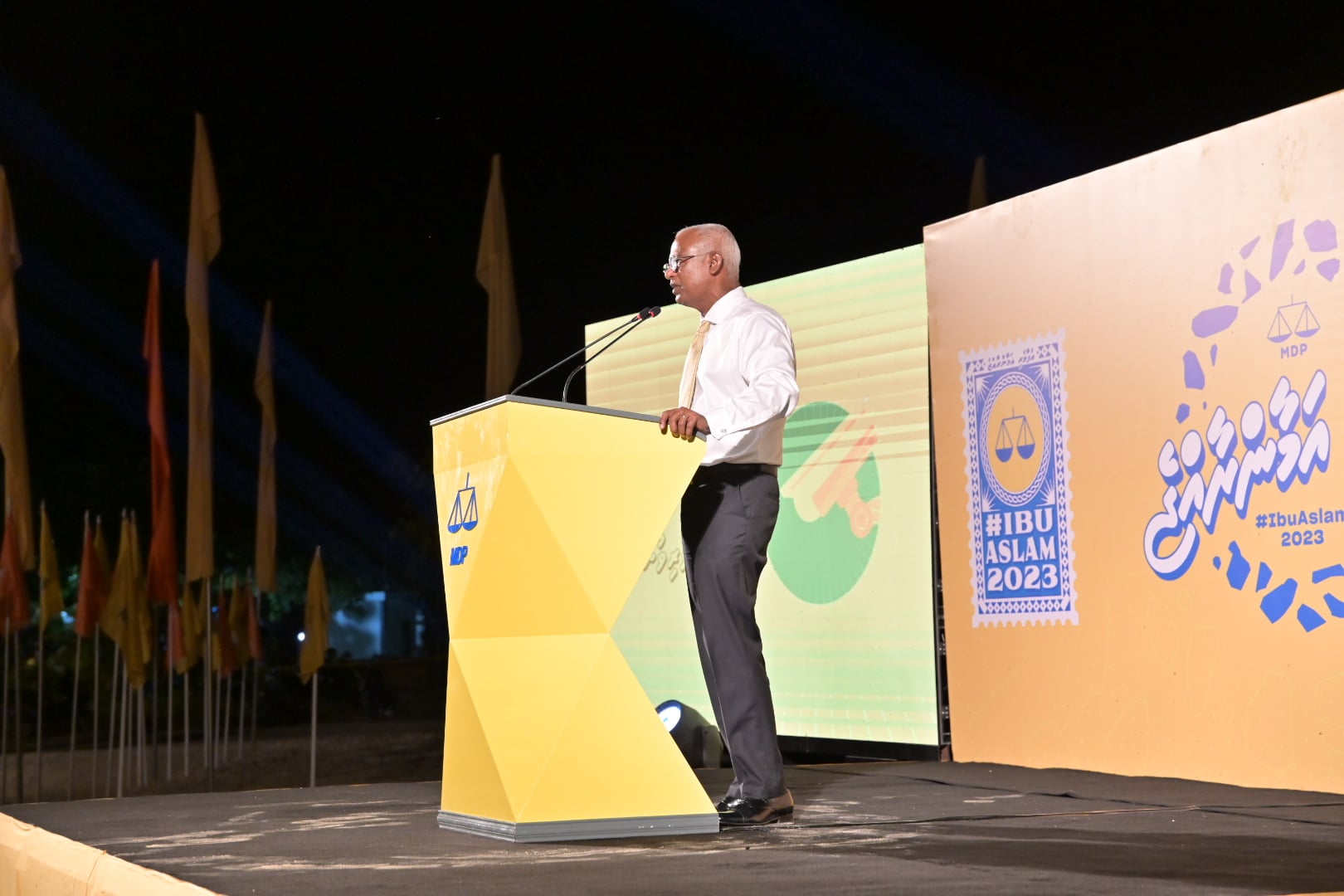 ޖަޒީރާވަންތަކަން ގެއްލޭނެއޭ ކިޔާފައި ފެނާއި ނަރުދަމާއި ނާޅާ އެއްވެސް ރަށެއް ނޯންނާނެ: ރައީސް