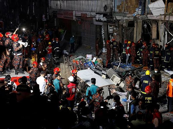 ބަންގްލަދޭޝްގެ ހާލަތު: ބާރުގަދަ ގޮވުމެއް ގޮވައި ކުޑަކުއްޖަކާއި 3 މީހުން ޒަހަމް ވެއްޖެ