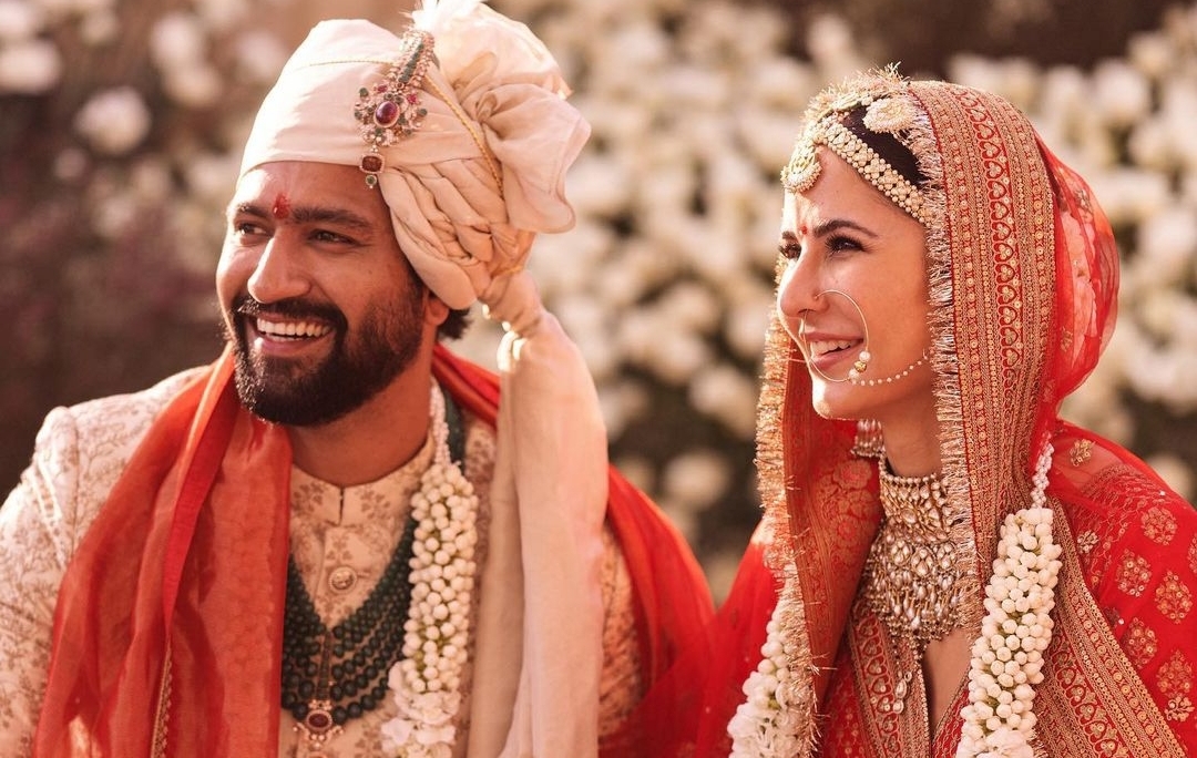 ކެޓްރީނާގެ ކުރީގެ ލޯބިވެރިއާގެ ފަރާތުން އަގުބޮޑު ކައިވެނީގެ ހަދިޔާއެއް