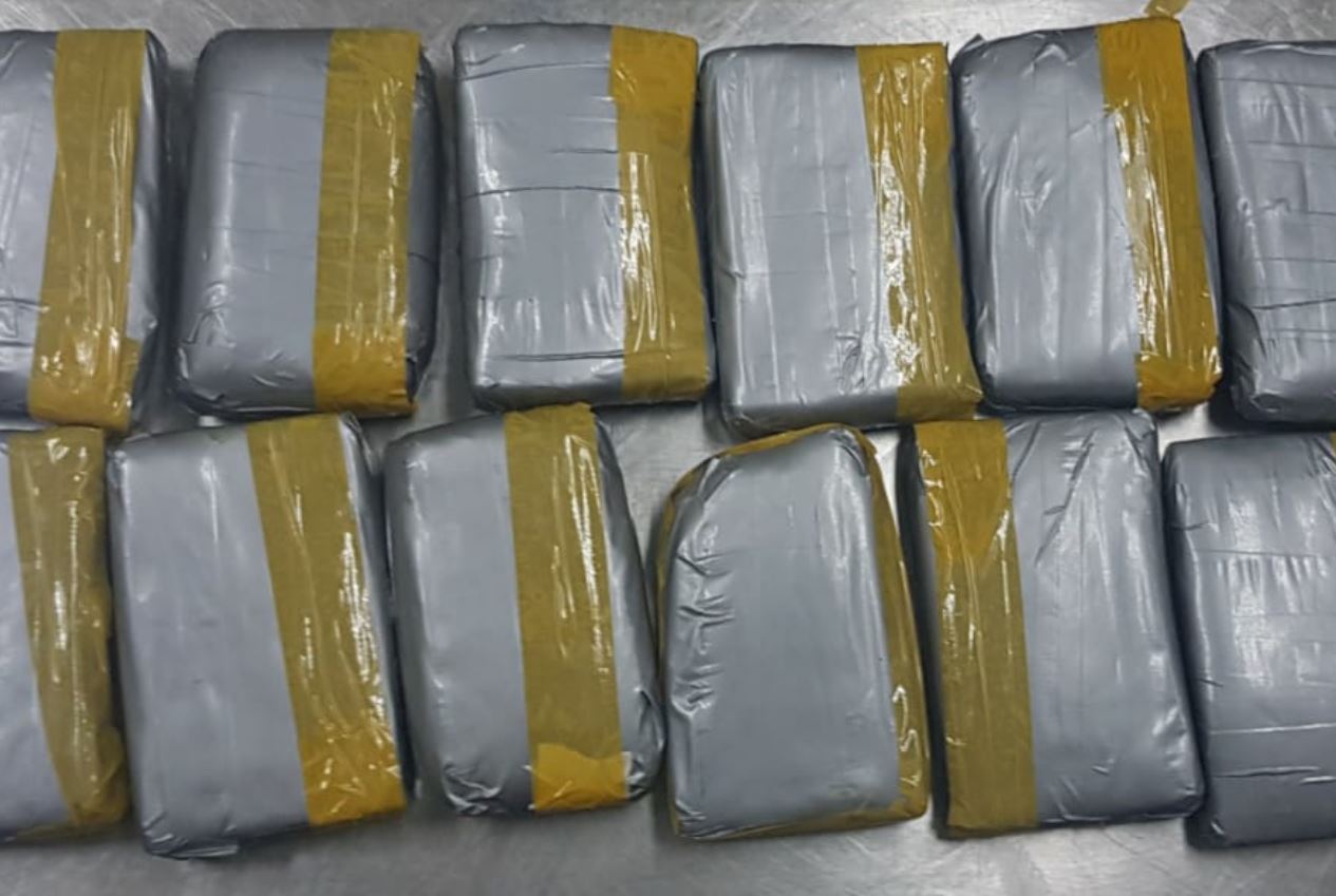 ކަނޑުމަތީގައި ހިންގި އޮޕަރޭޝަނެއްގައި 12 ކިލޯގެ މަސްތުވާތަކެތި ހިފަހައްޓައިފި