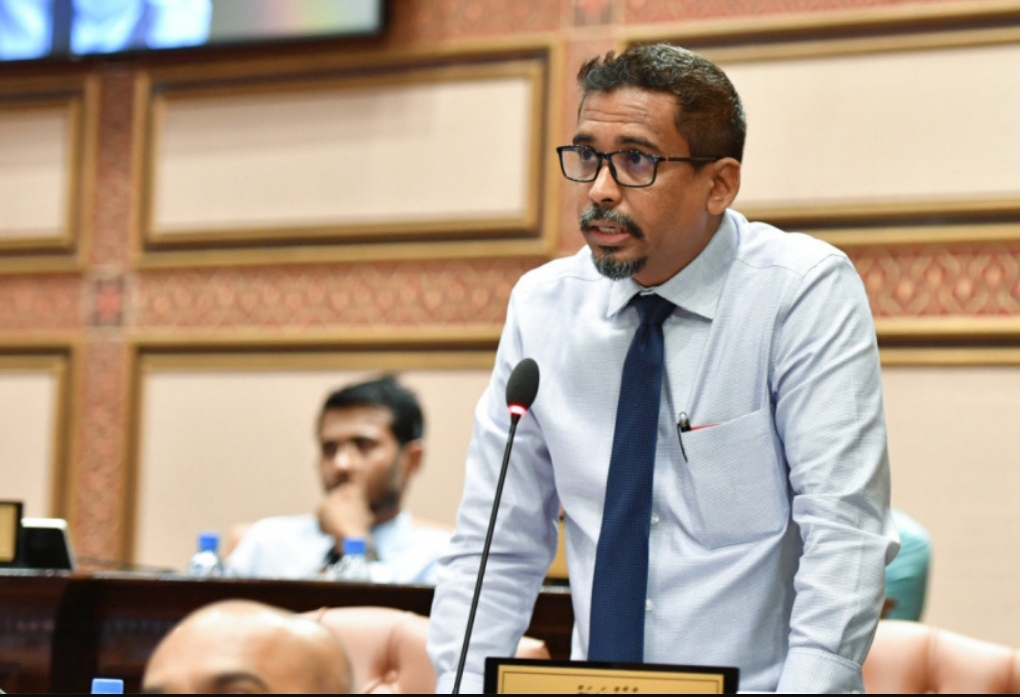 "ފެލާލައިފި" ބޮޑަށް ގުޅެނީ ޔާމީންގެ ވެރިކަމާ: އިކްރާމް