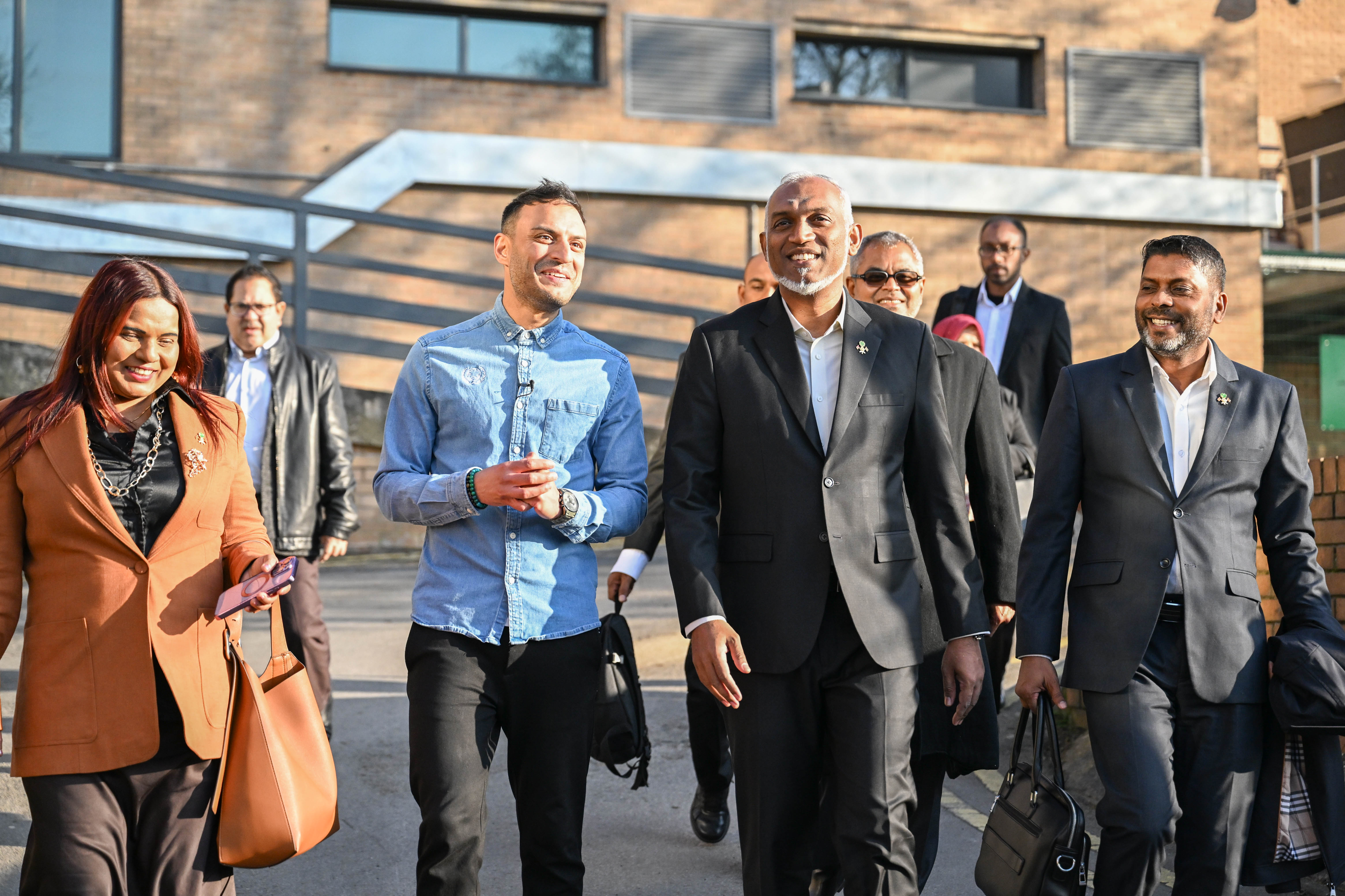 ބޭރުގައި ކިޔަވާ ދަރިވަރުން ފޮނުވާ ސިޓީތަކާއި އީމެއިލްތަކަށް ޖަވާބު ނުލިބޭކަމުގެ ޝަކުވާތައް ލިބޭ؛ އެކަން ރަނގަޅުކުރުވާނަން: ރައީސް