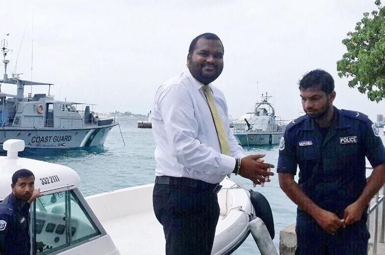 އަލީ ވަހީދު ހައްޔަރުކުރަން އިންޓަޕޯލް ރެޑް ނޯޓިސް ނެރެފި