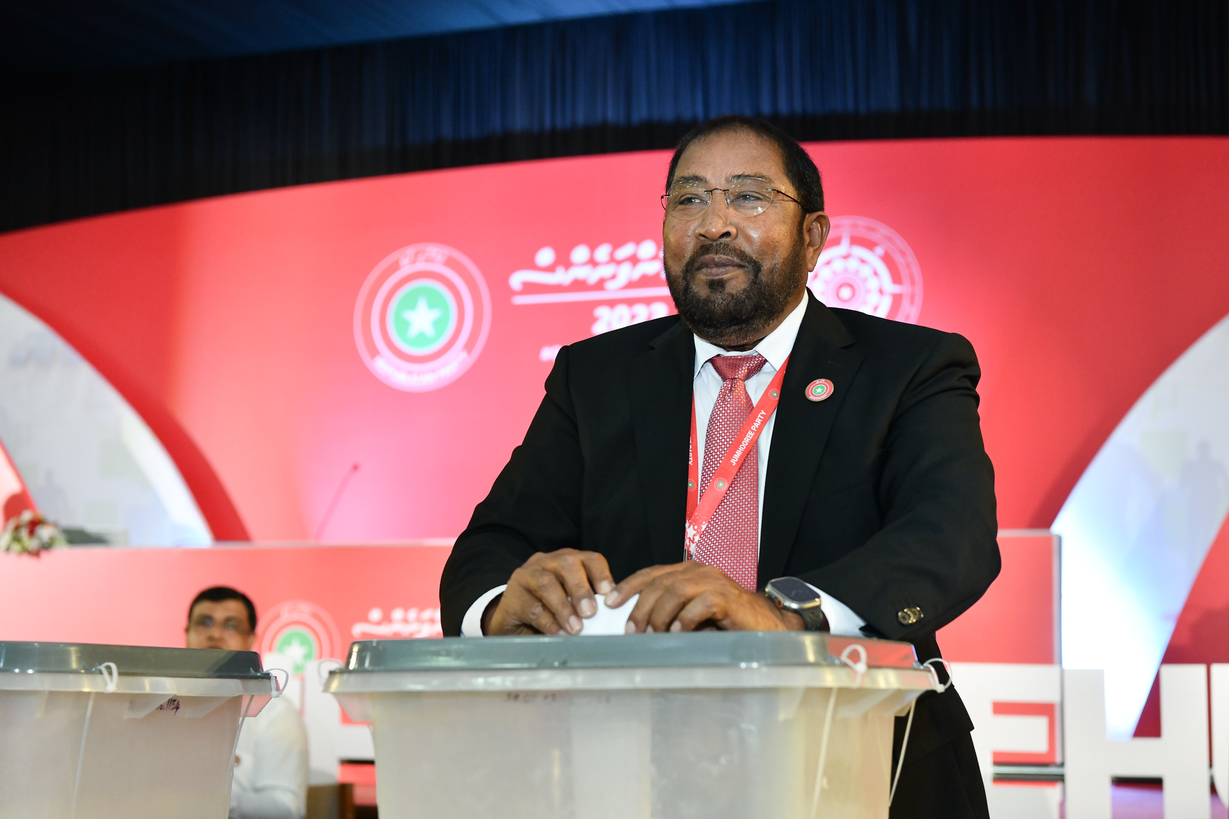 ޖޭޕީގެ ލީޑަރު އެދިވަޑައިގަތީ ތައުލީމީ ގާބިލް ބޭފުޅުން ކައުންސިލަށް އިންތިޚާބުކޮށްދިނުމަށް