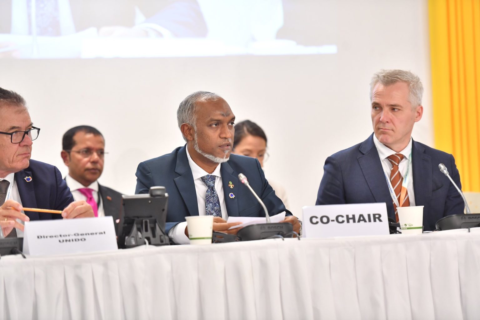 ރައީސް ސިޑްސްއަށް ވަޑައިގެންނެވި ދަތުރުފުޅަށް 3.6 މިލިއަން ރުފިޔާ ހަރަދުވި: ސަރުކާރުު