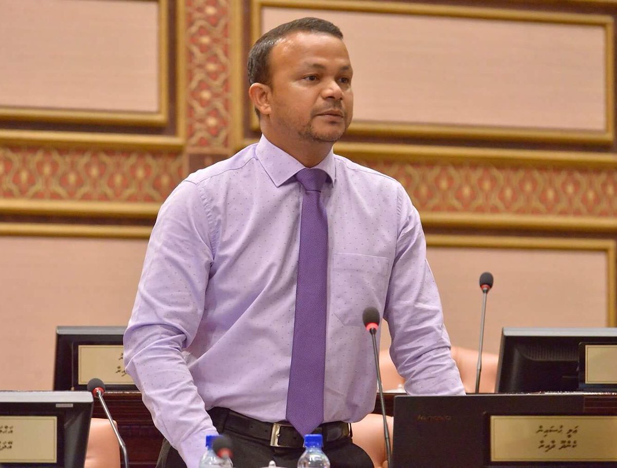 މިއީ ރިޔާސީ ނިޒާމެއް، މެޖޯރިޓީ ނެތްދުވަހަކު ކިހިނެތް ހަދާނީ؟ - އަލީ ހުސެއިން