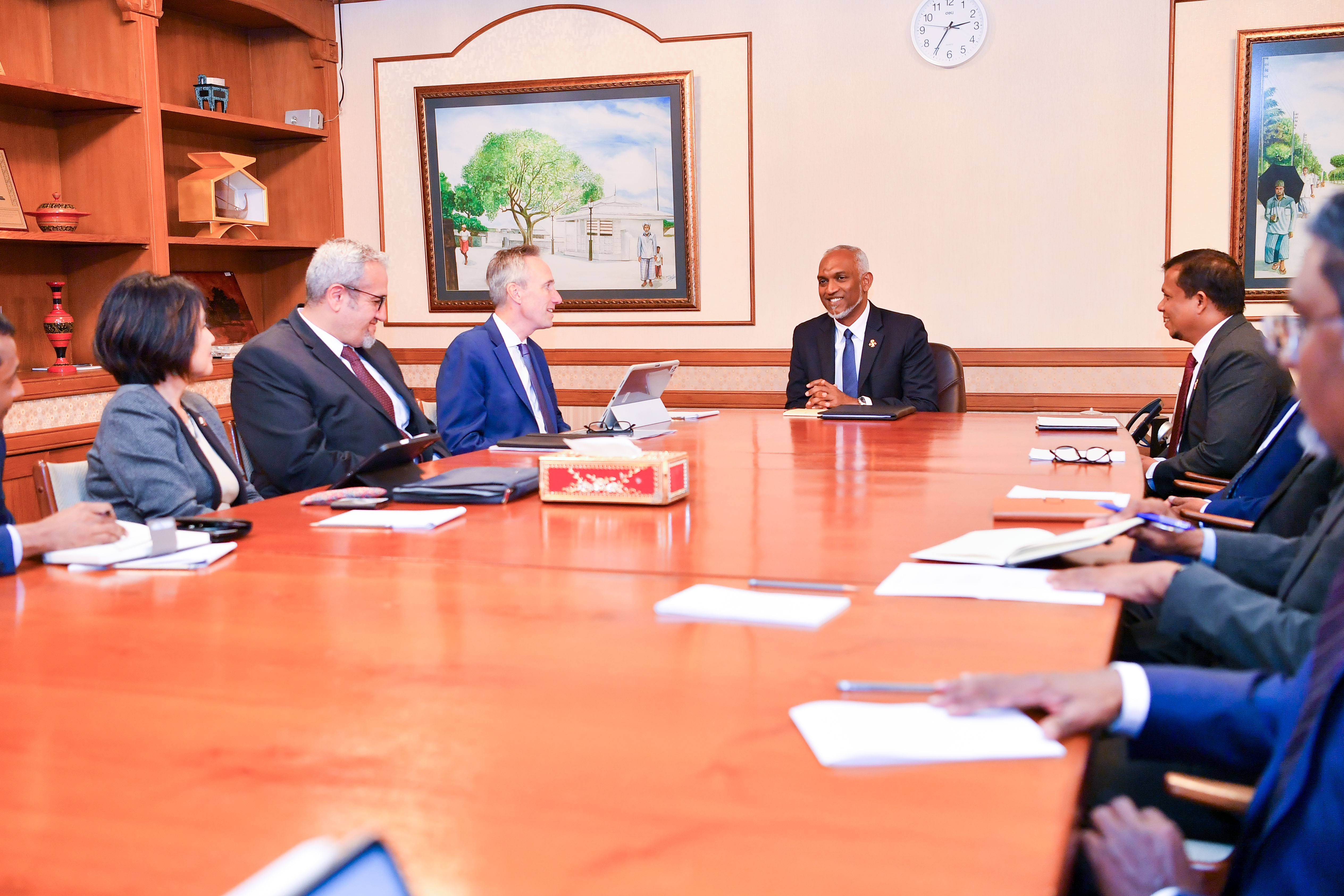 ވަރލްޑް ބޭންކުގެ ދެކުނު އޭޝިޔާގެ ނައިބު ރައީސް، ރައީސުލްޖުމްހޫރިއްޔާއާ ބައްދަލު ކުރައްވައިފި