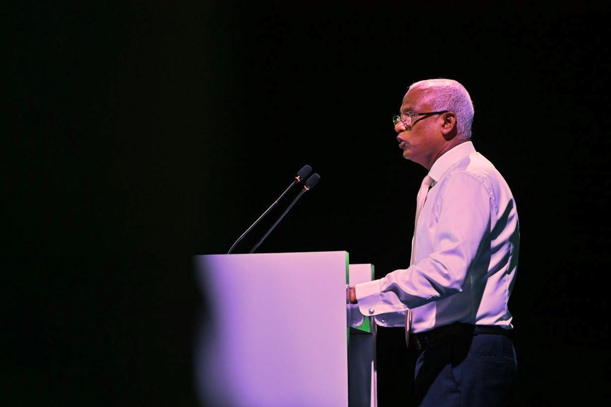 ހަނިމާދޫއިން ކަންނެލި އެކްސްޕޯޓް ނުކުރެވުމަކީ އިޤްތިޞާދުގައި އެޅިފައި އޮތް މަރުތަޅެއް: ރައީސް