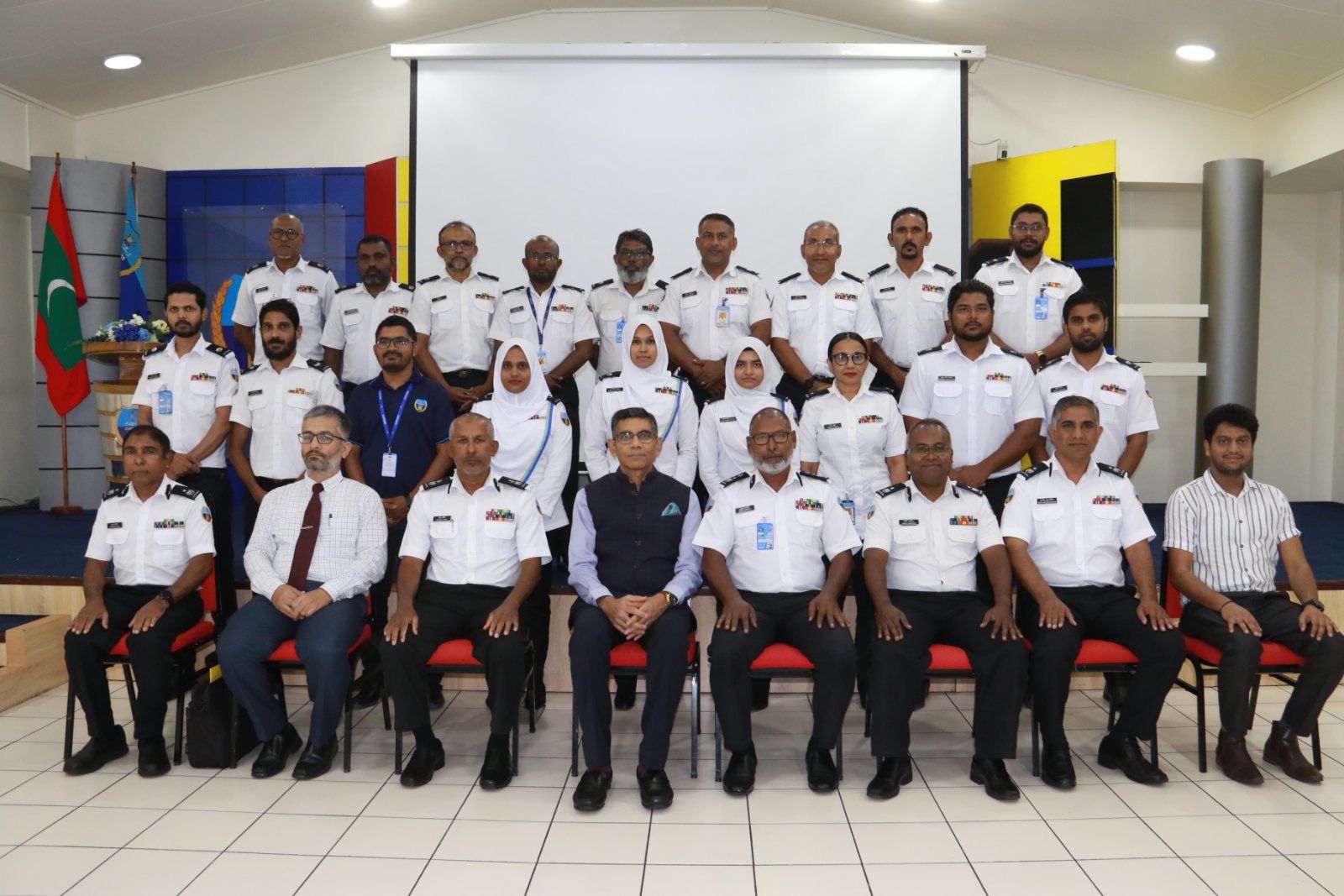 މޯލްޑިވްސް ކަސްޓަމްސް ސަރވިސްގެ މުވައްޒަފުން އިންޑިއާއަށް