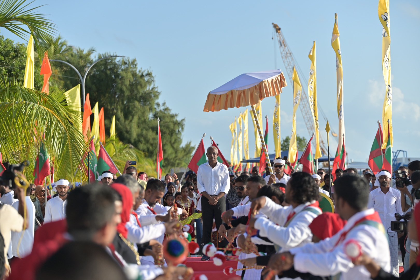 ސަގާފީ ކުޅިވަރުތަކާއެކު މާފުށިން ރައީސް ސާލިހަށް ހޫނު މަރުހަބާއެއް