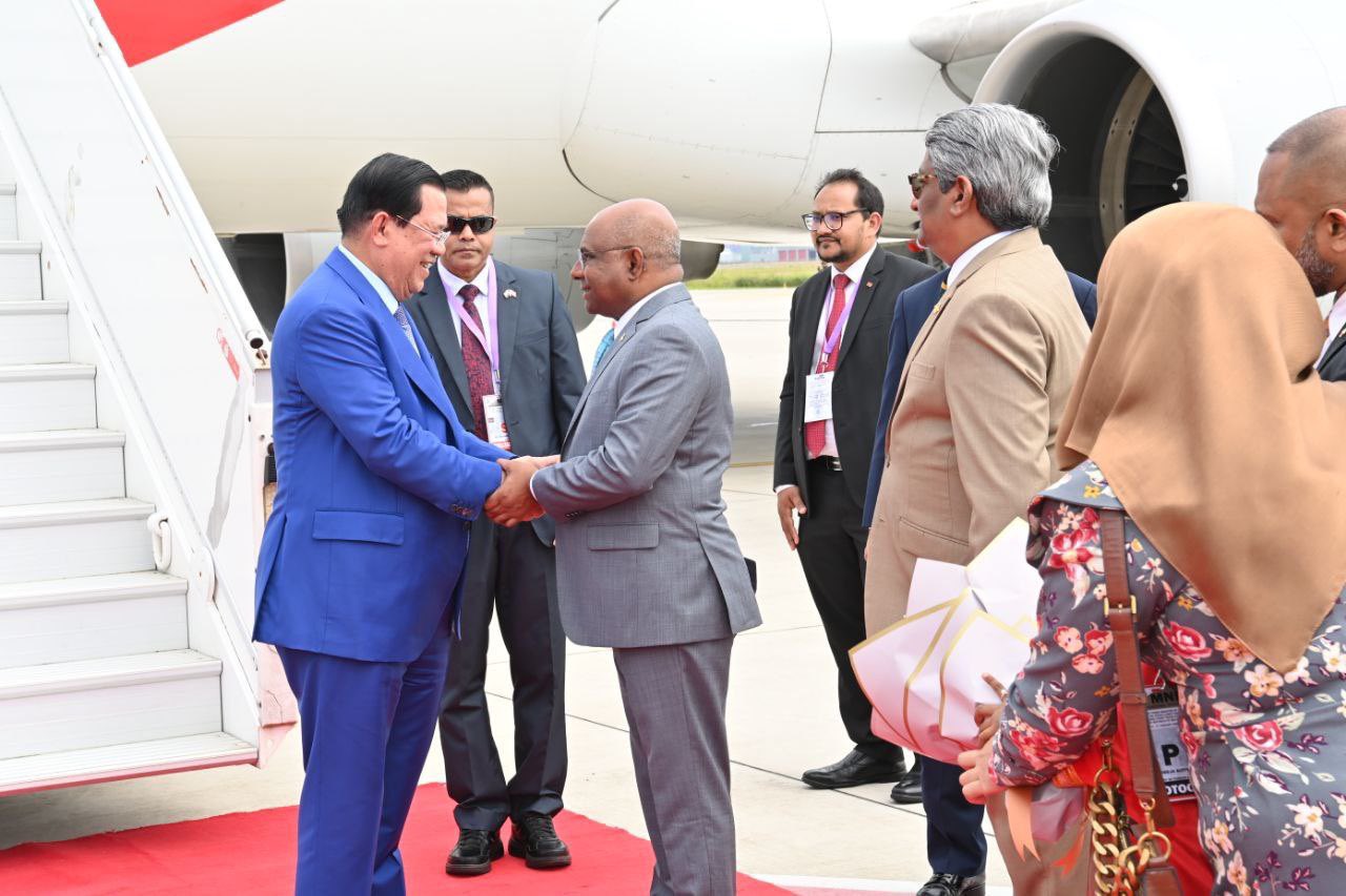 ކެންބޯޑިއާގެ ބޮޑުވަޒީރު ރާއްޖެ ވަޑައިގެންފި