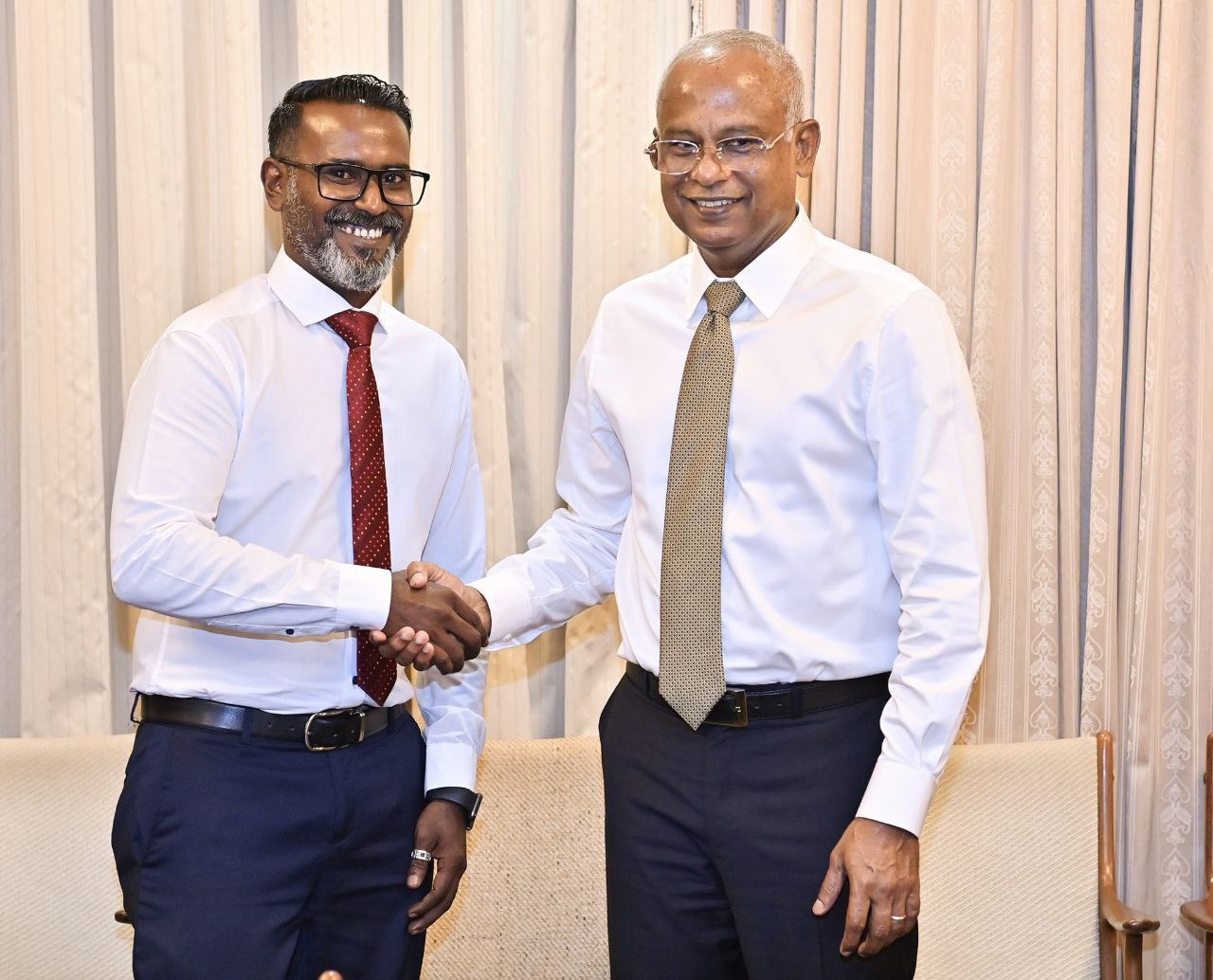 ދާއިރާގެ ފަސްރަށުގެ އަސާސީ ބޭނުންތައް ކަށަވަރު ކޮށްދިނުމުން ޝަހީމްގެ ޝުކުރު ރައީސް ސާލިޙަށް!