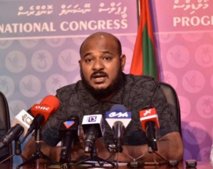 ކަޝްމީރުގައި ކުރާ އަނިޔާއަށް މިސަރުކާރުން ދިނީ ބީރު ކަންފަތެއް: ޝުޖާޢު