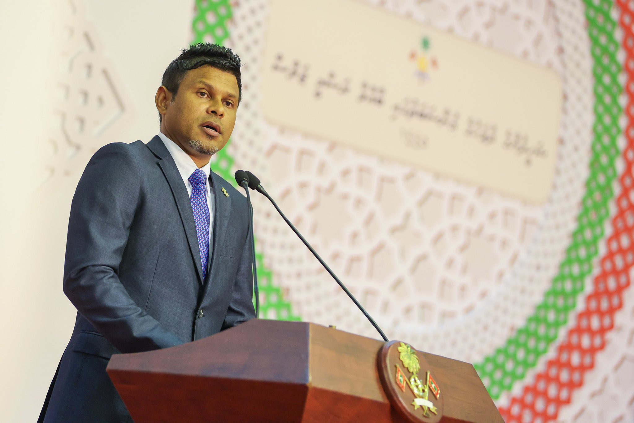 ޝަހީދުންގެ ޒިކުރާތަކުން އެނގެނީ ތިމާގެ އަމިއްލަ މަސްލަހަތަށްވުރެ ދީނާ ގައުމު އިސްވާނެކަން: ނާއިބު ރައީސް