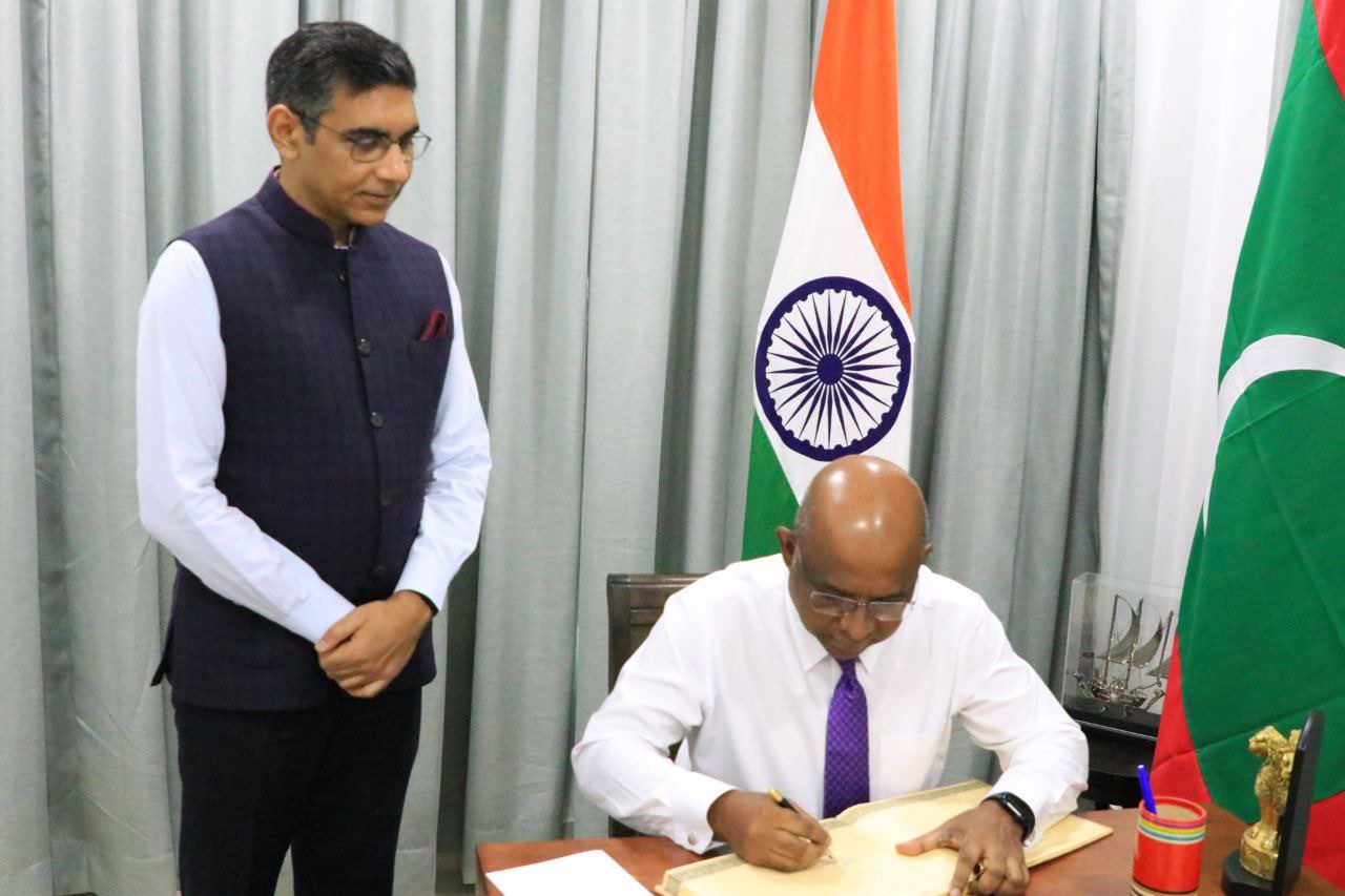 އިންޑިއާ ހައިކޮމިޝަނުގެ އައުއޮފީހަށް ޝާހިދު ޒިޔާރަތް ކުރަށްވައިފި