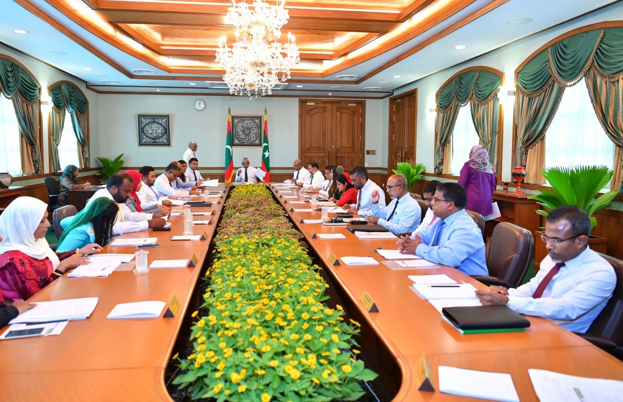 ސަރުކާރުގެ އޮފީސްތައް ހަފުތާއަކަށް ބަންދުކޮށް ސިޔާސީ މަގާމުތަކުގެ މުސާރަ ކުޑަކޮށްފި