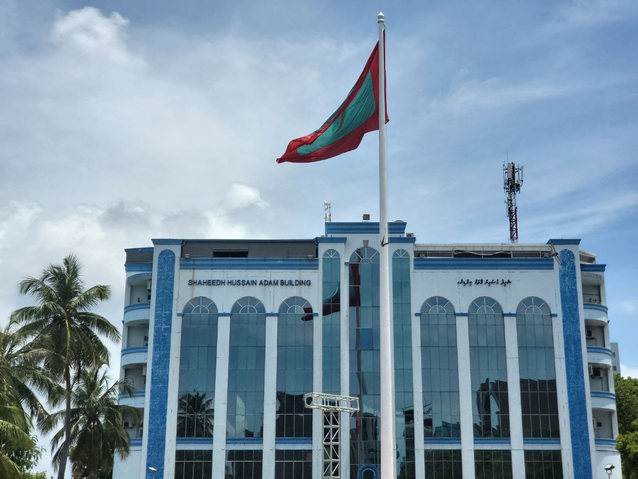 ދަރިވަރަކު ސްކޫލަށް ޑްރަގް ގެނައި މައްސަލައެއް ފުލުހުން ބަލަނީ