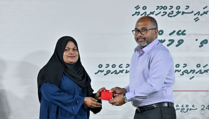 ތ. އަތޮޅުގައި ޕާސްޕޯރޓްގެ ޚިދުމަތް ދޭން ފަށައިފި