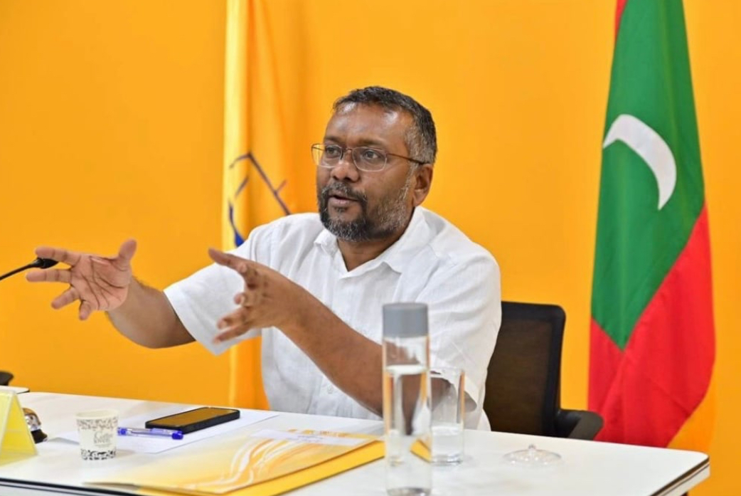 ބުނާ ބަހަކުން ނުވަތަ ފާޅުކުރާ ހިޔާލަކުން ވަޒީފާއަށް ބަދަލު ގެނެވިގެން ނުވާނެ: ފައްޔާޒް