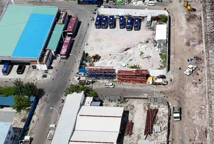 އިންޑަސްޓްރިއަލް ވިލެޖުން ހާހެއްހާ ޓަނުގެ ކުނި ނަގައިފި