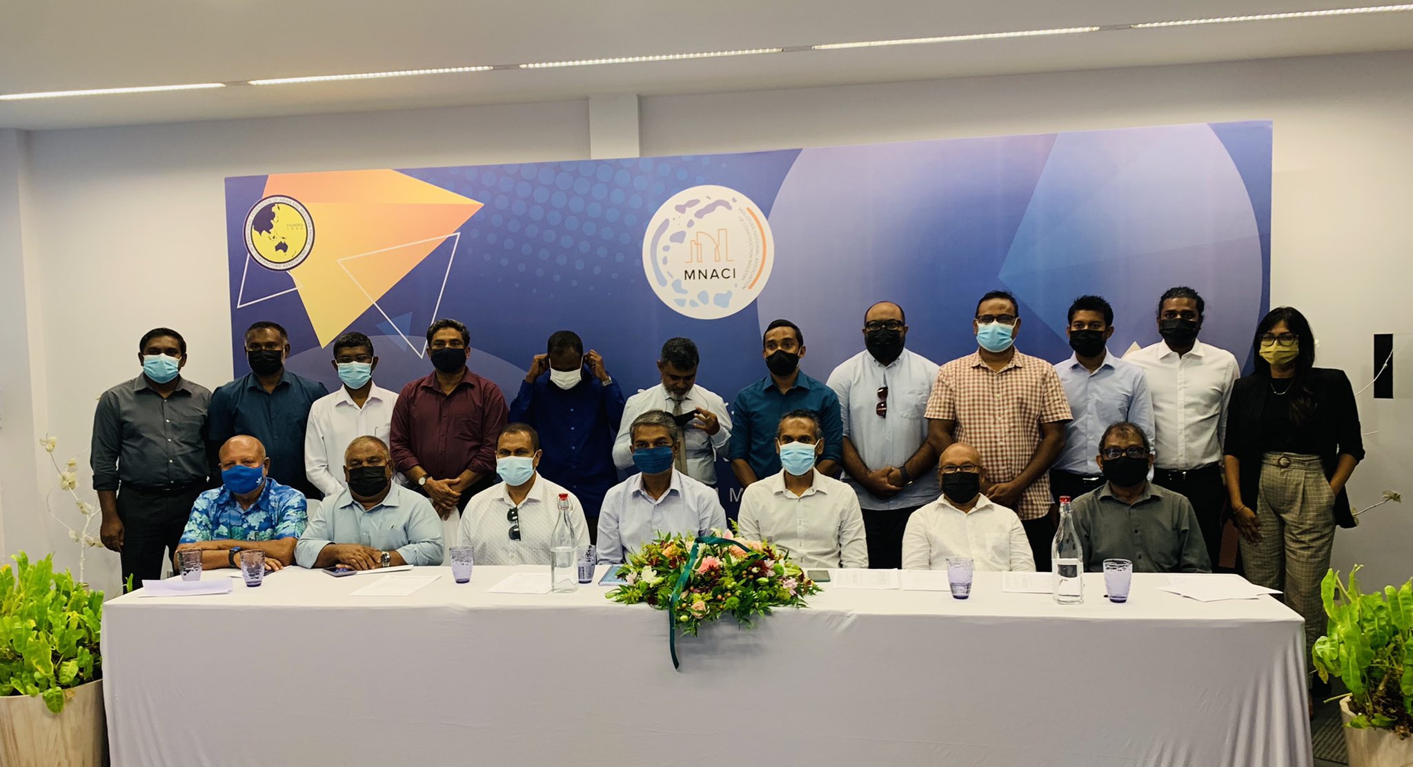 މުދަލާއި ޝިޕިންގ އަގުތައް ދަނީ އުފެލެމުން: ޖަނާޙް